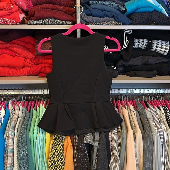 Muse black peplum sleeveless top size XS NWT - Picture 3 of 3